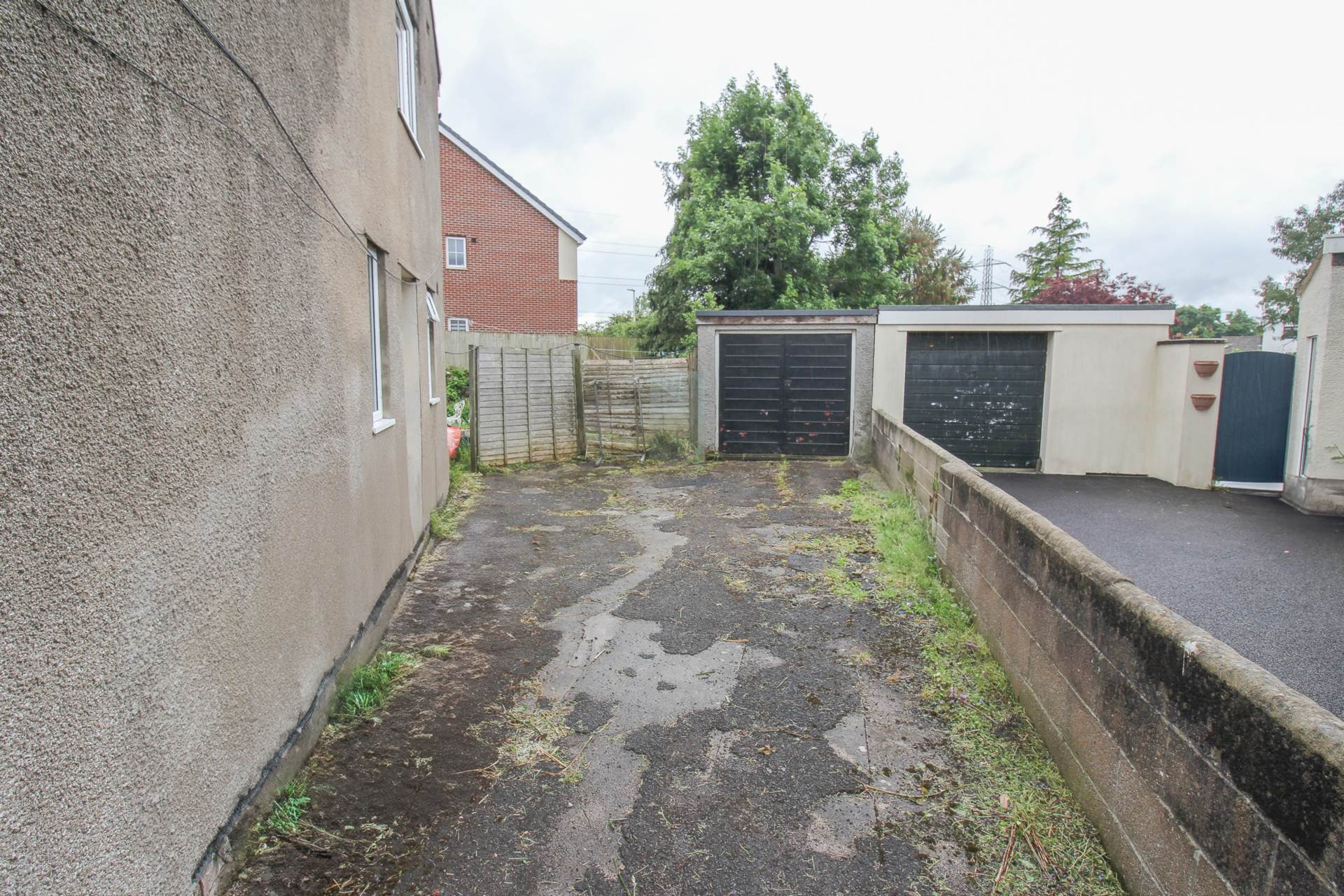 Brookland Road** In Need of Updating** Huge Potential to Extend**, Image 11