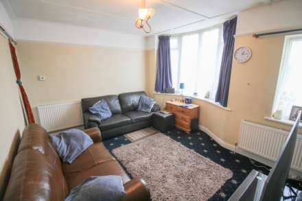 Brookland Road** In Need of Updating** Huge Potential to Extend**, Image 3