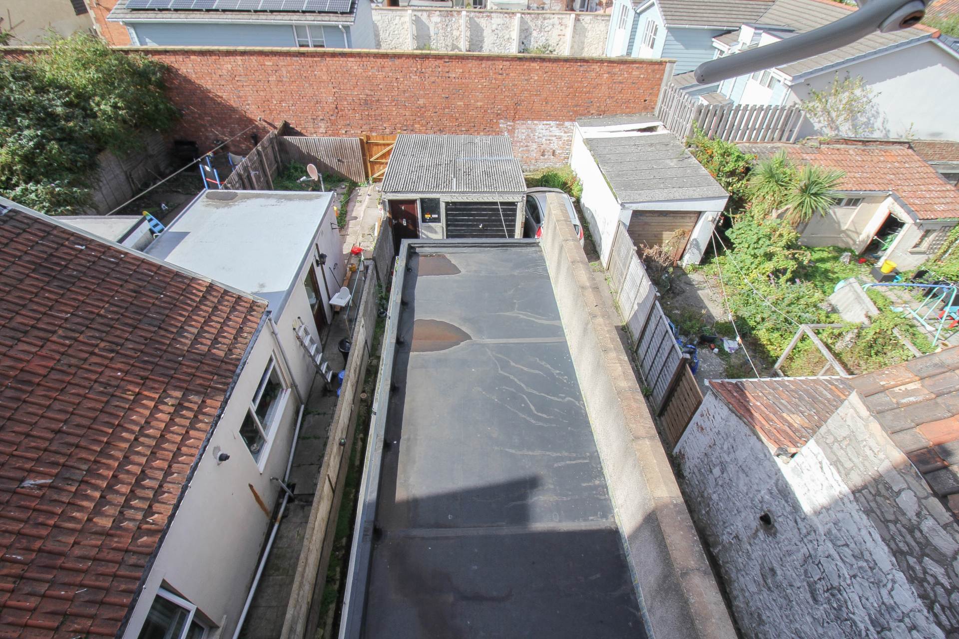 **Central Location**Updating Required**Excellent Investment Opportunity**, Image 11