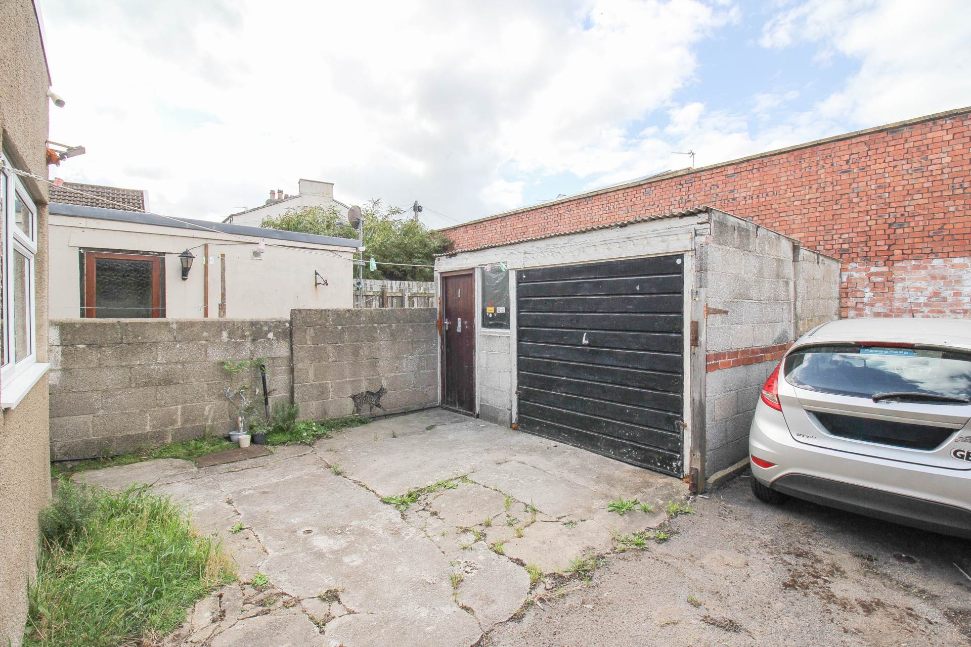 **Central Location**Updating Required**Excellent Investment Opportunity**, Image 14