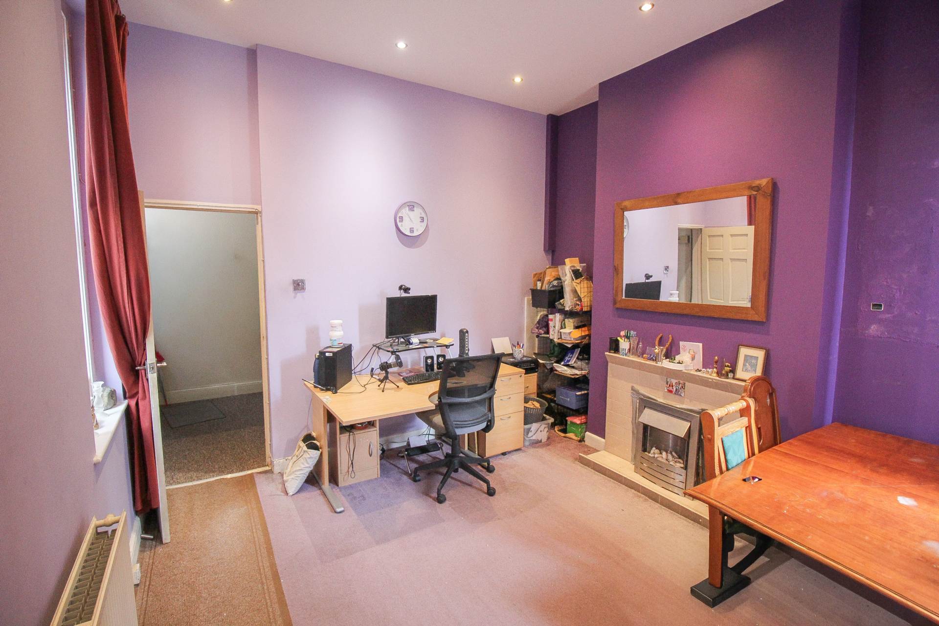 **Central Location**Updating Required**Excellent Investment Opportunity**, Image 4