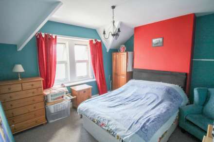 **Central Location**Updating Required**Excellent Investment Opportunity**, Image 9