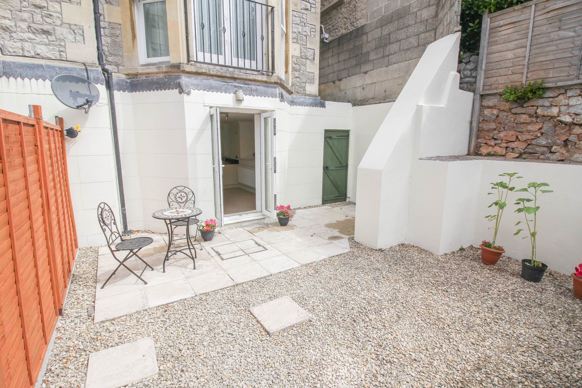 Weston-super-Mare*Stunning Throughout*Parking & Garden*, Image 2