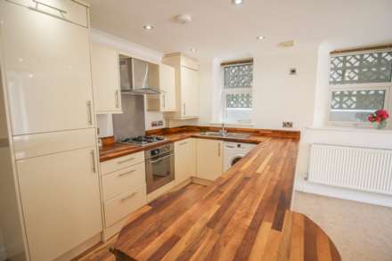 Weston-super-Mare*Stunning Throughout*Parking & Garden*, Image 4