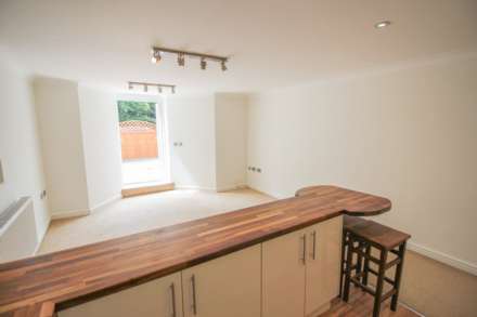 Weston-super-Mare*Stunning Throughout*Parking & Garden*, Image 5