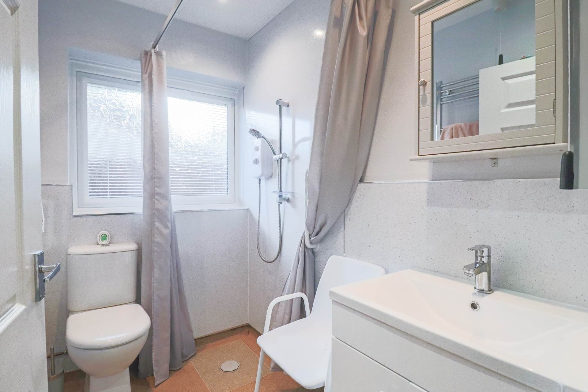 Ewart Road, Milton - Superb Bungalow!, Image 16