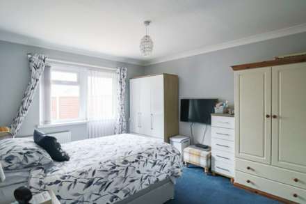 Ewart Road, Milton - Superb Bungalow!, Image 10