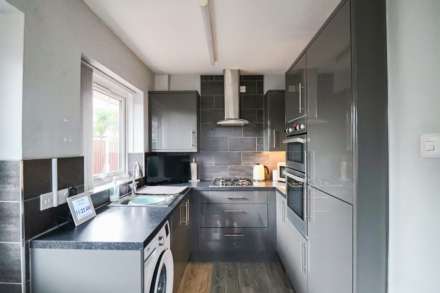 Ewart Road, Milton - Superb Bungalow!, Image 6