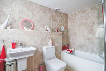 Ashcombe Park Road, Milton - Superb Garden Flat, Image 11
