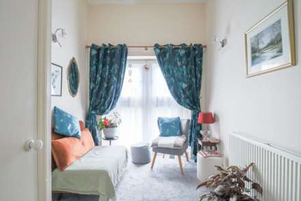 Shrubbery Road, Hillside - Impressive Victorian Flat - Own Entrance, Image 11