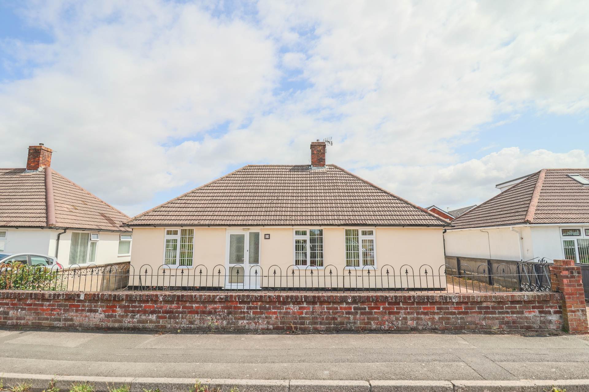 Corondale Road, Milton - Well Presented Detached Bungalow, Image 3