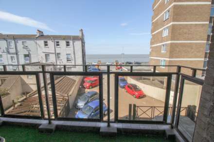 Madeira Court**Sea Front Location**, Image 6