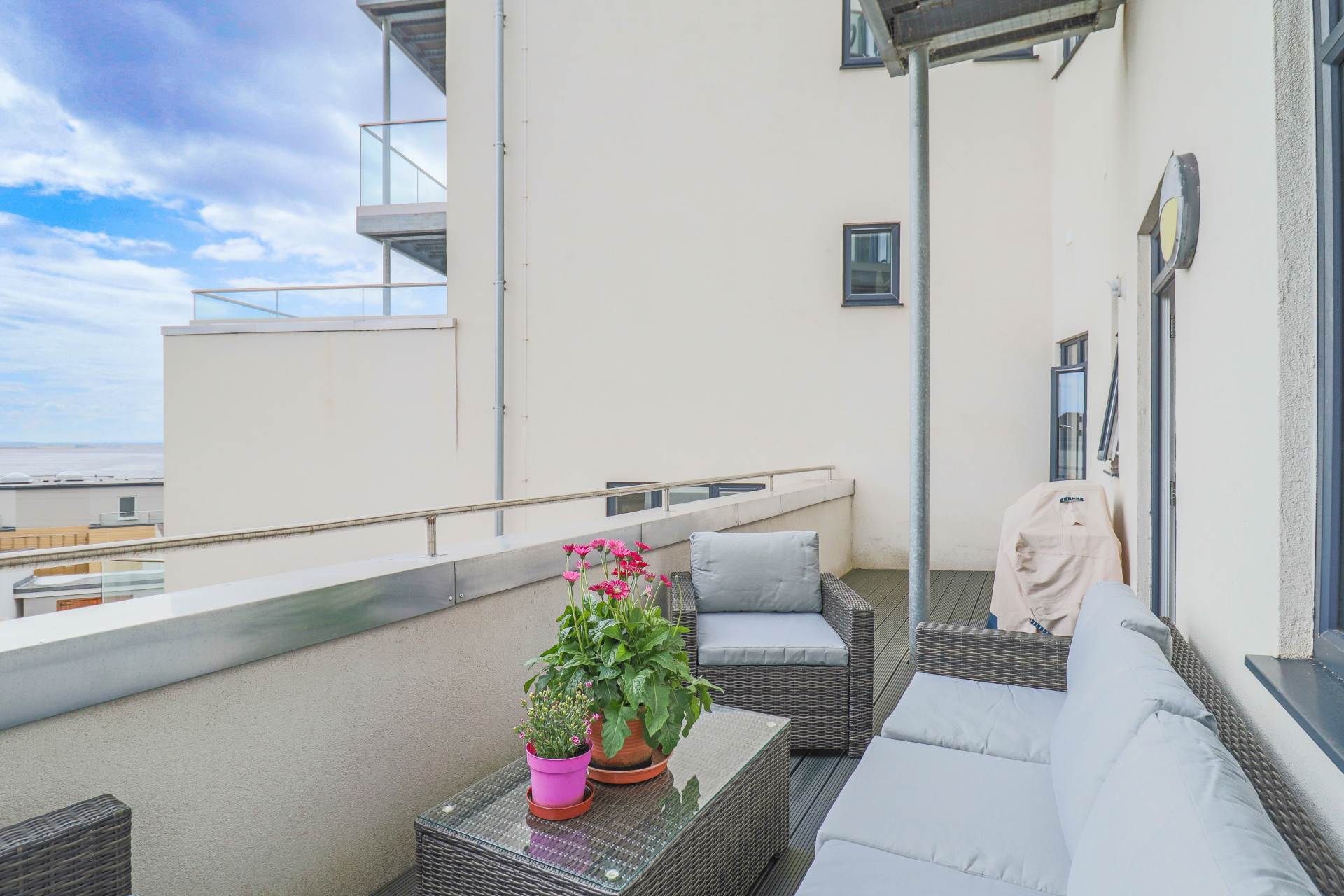 Dorville House, Hillside - Stunningly Presented & Modern Apartment, Image 6