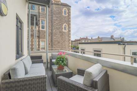 Dorville House, Hillside - Stunningly Presented & Modern Apartment, Image 4