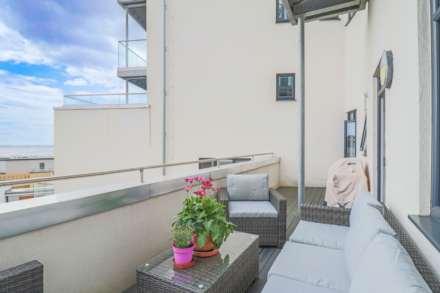 Dorville House, Hillside - Stunningly Presented & Modern Apartment, Image 6
