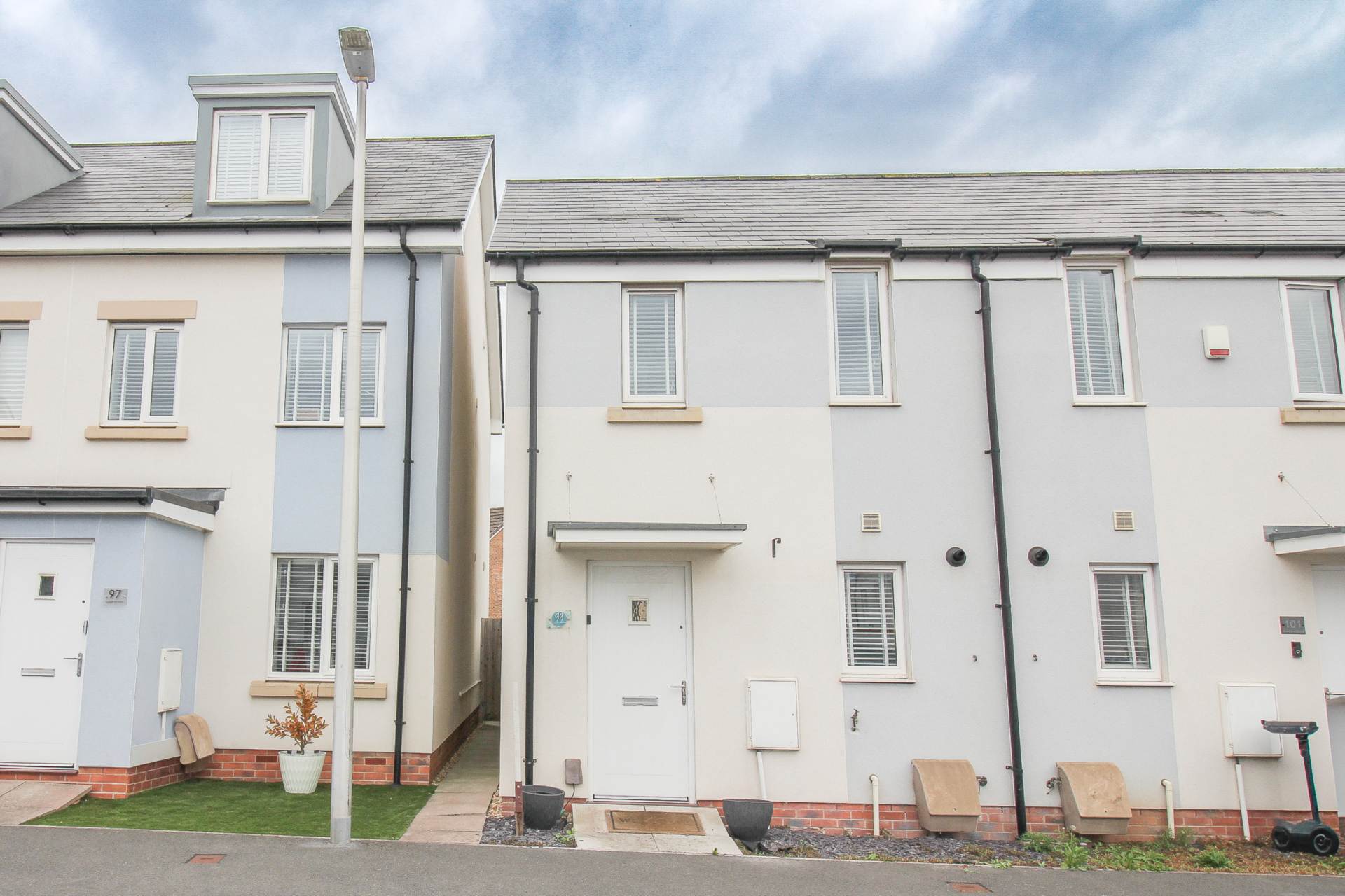 Glider Avenue**The Perfect Home**Good Size Garden**Two Parking Spaces**, Image 1