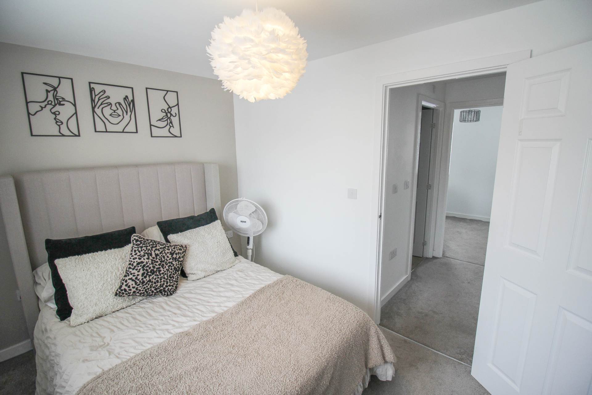 Glider Avenue**The Perfect Home**Good Size Garden**Two Parking Spaces**, Image 6