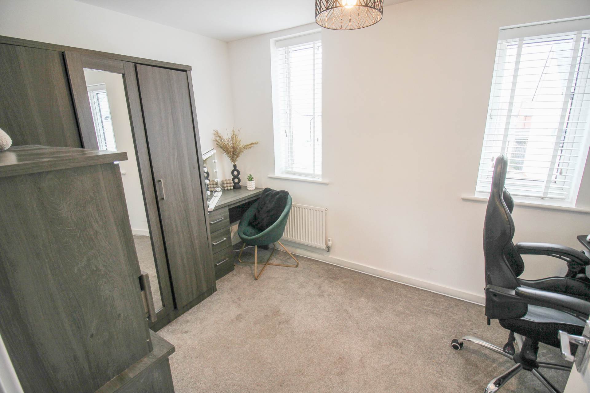Glider Avenue**The Perfect Home**Good Size Garden**Two Parking Spaces**, Image 7