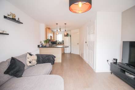 Glider Avenue**The Perfect Home**Good Size Garden**Two Parking Spaces**, Image 2