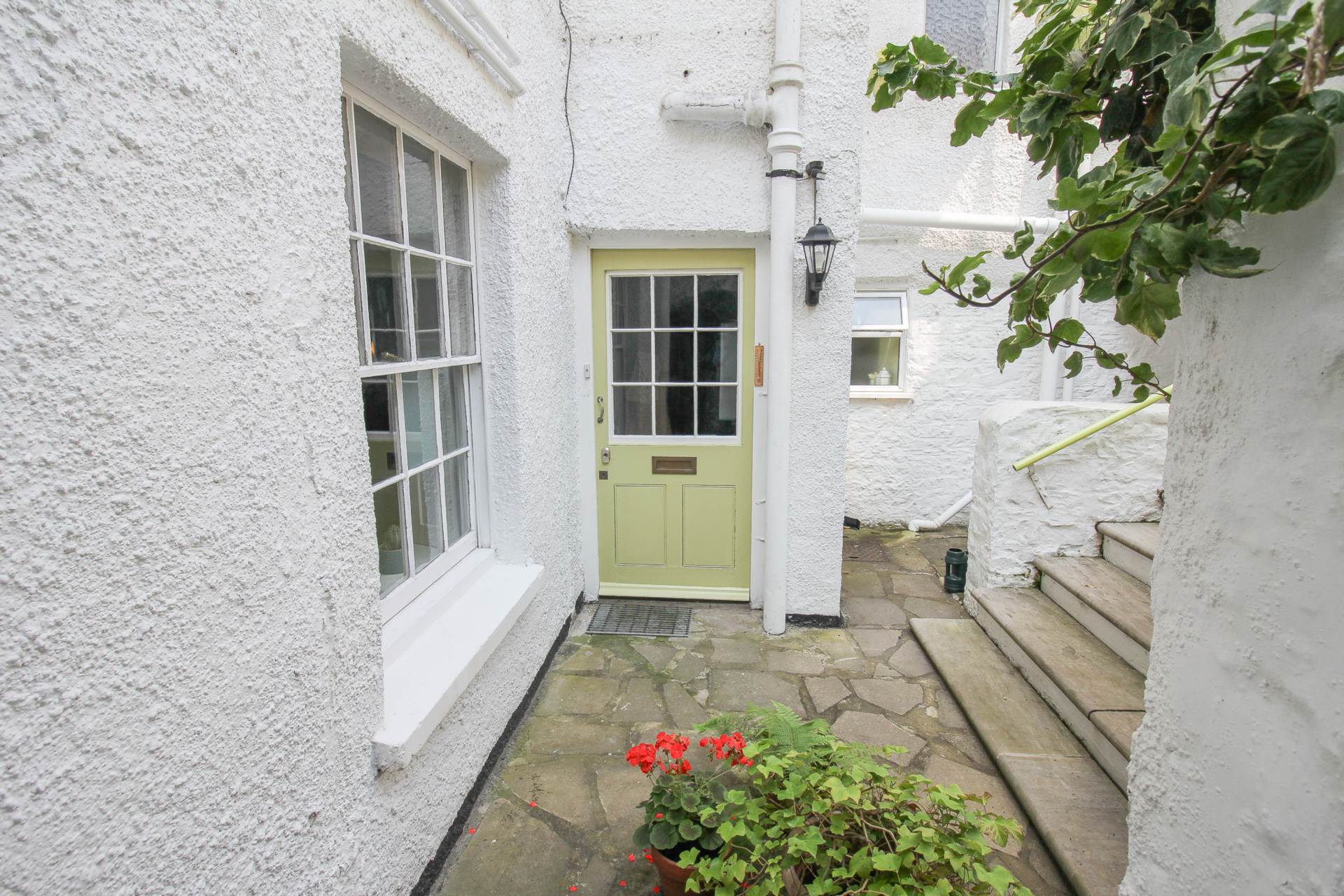 Park Place**Garden Flat**2 Bedrooms**2 Reception Areas**Sea Front Location**, Image 3