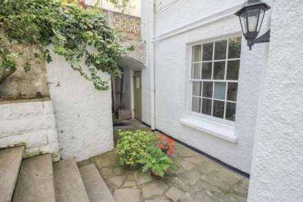Park Place**Garden Flat**2 Bedrooms**2 Reception Areas**Sea Front Location**, Image 16