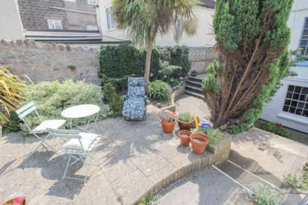 Park Place**Garden Flat**2 Bedrooms**2 Reception Areas**Sea Front Location**, Image 17