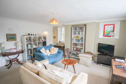 Park Place**Garden Flat**2 Bedrooms**2 Reception Areas**Sea Front Location**, Image 4