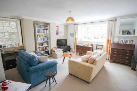 Park Place**Garden Flat**2 Bedrooms**2 Reception Areas**Sea Front Location**, Image 5