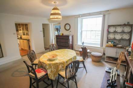 Park Place**Garden Flat**2 Bedrooms**2 Reception Areas**Sea Front Location**, Image 7