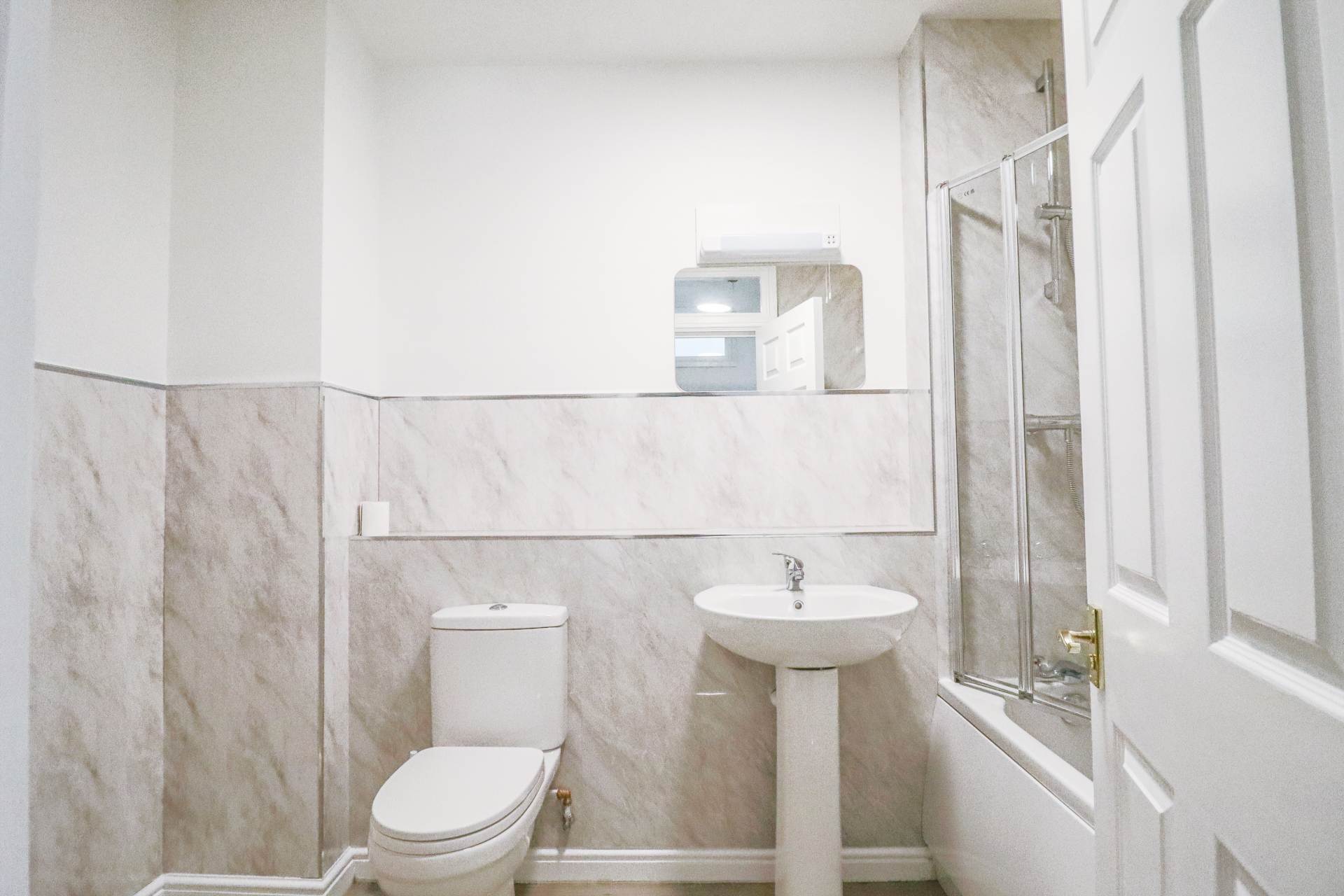 Carlton Mansions, Fully Refurbished Sea Front Apartment, Image 12