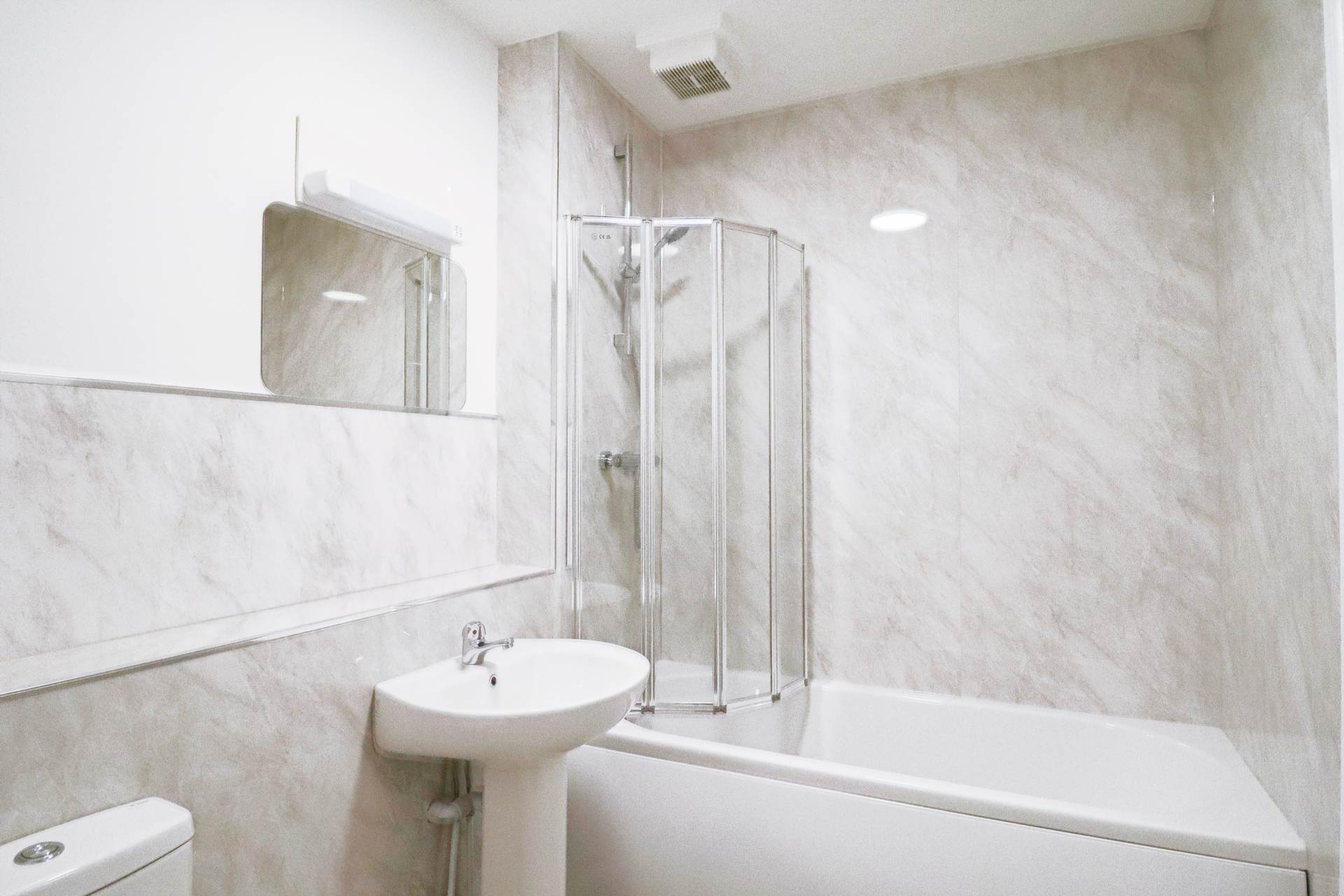 Carlton Mansions, Fully Refurbished Sea Front Apartment, Image 13