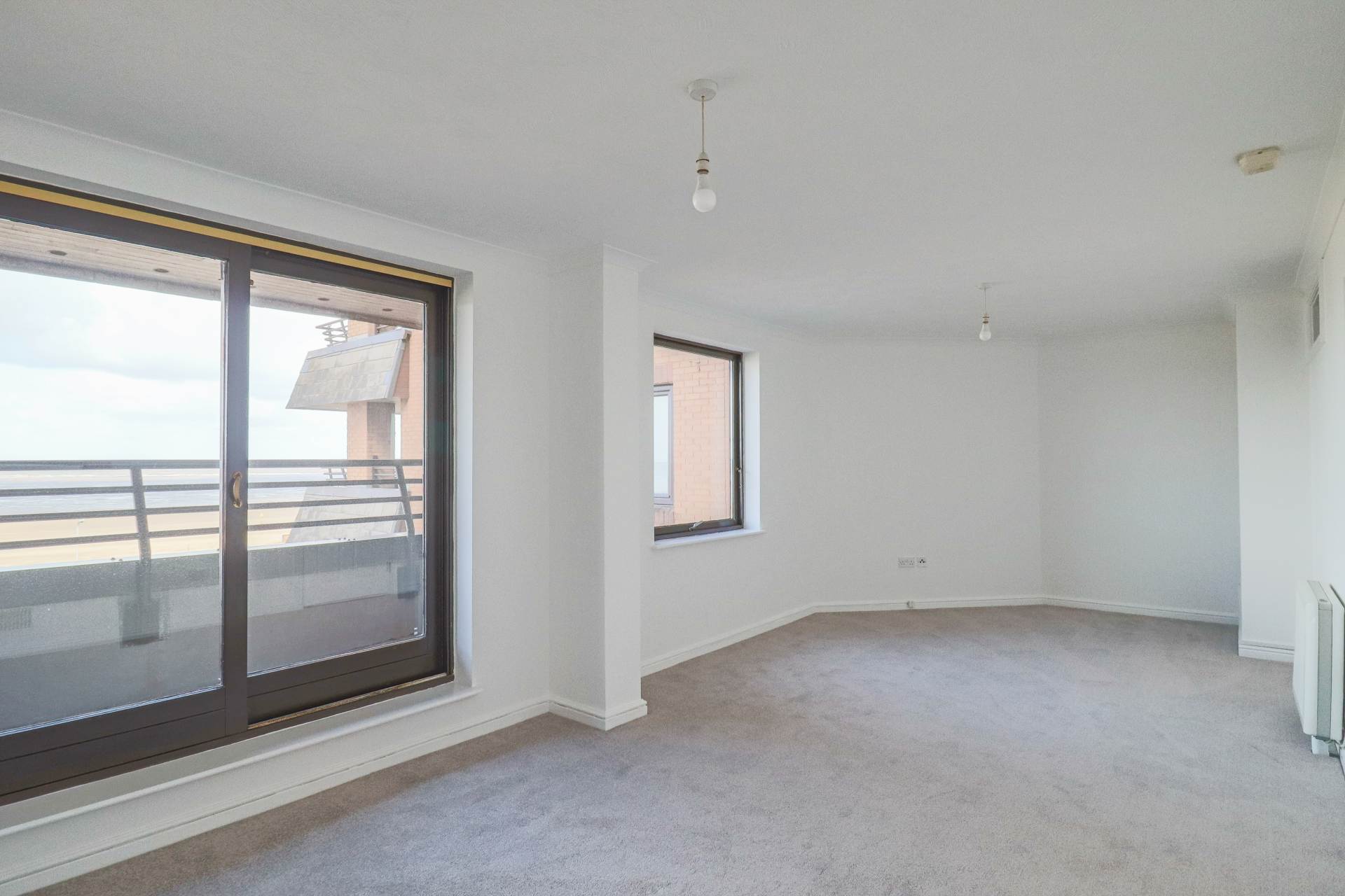 Carlton Mansions, Fully Refurbished Sea Front Apartment, Image 2