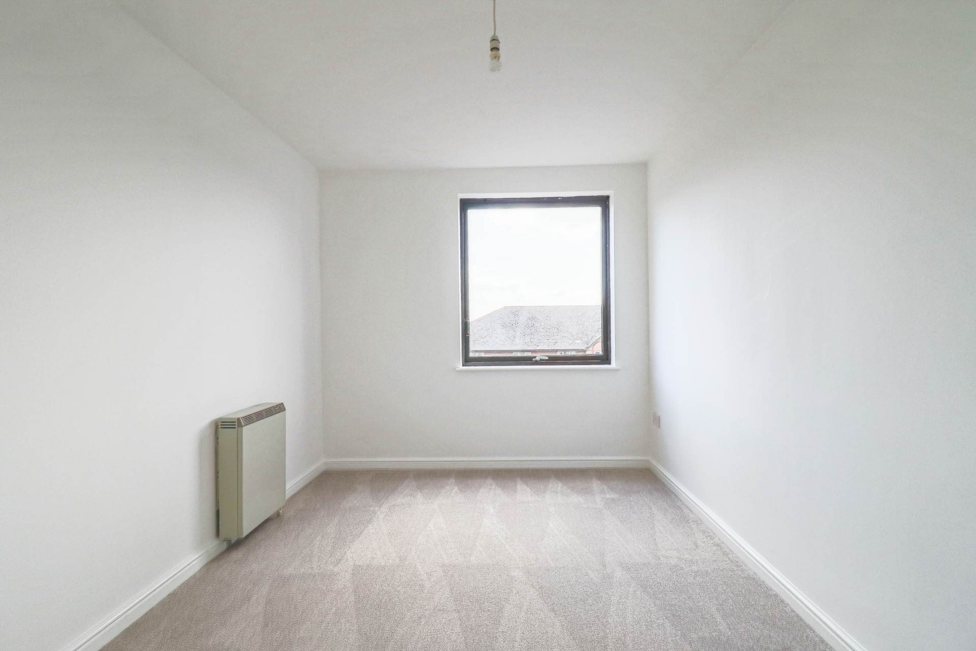 Carlton Mansions, Fully Refurbished Sea Front Apartment, Image 9