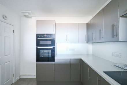 Carlton Mansions, Fully Refurbished Sea Front Apartment, Image 11
