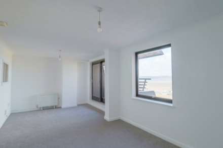 Carlton Mansions, Fully Refurbished Sea Front Apartment, Image 5