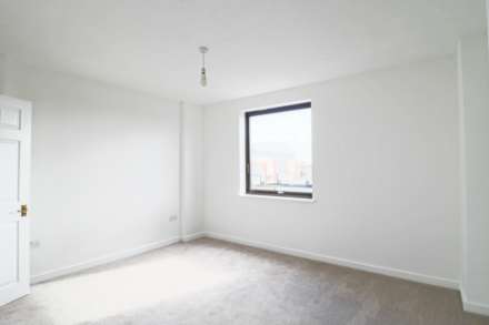 Carlton Mansions, Fully Refurbished Sea Front Apartment, Image 6