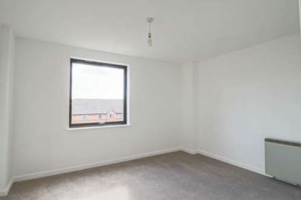 Carlton Mansions, Fully Refurbished Sea Front Apartment, Image 8