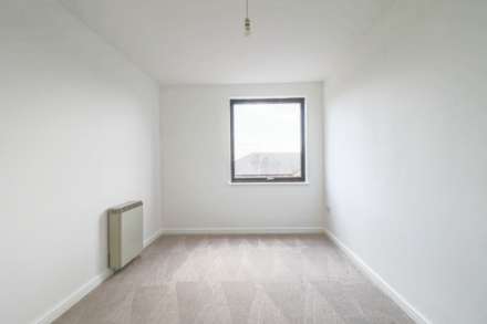 Carlton Mansions, Fully Refurbished Sea Front Apartment, Image 9