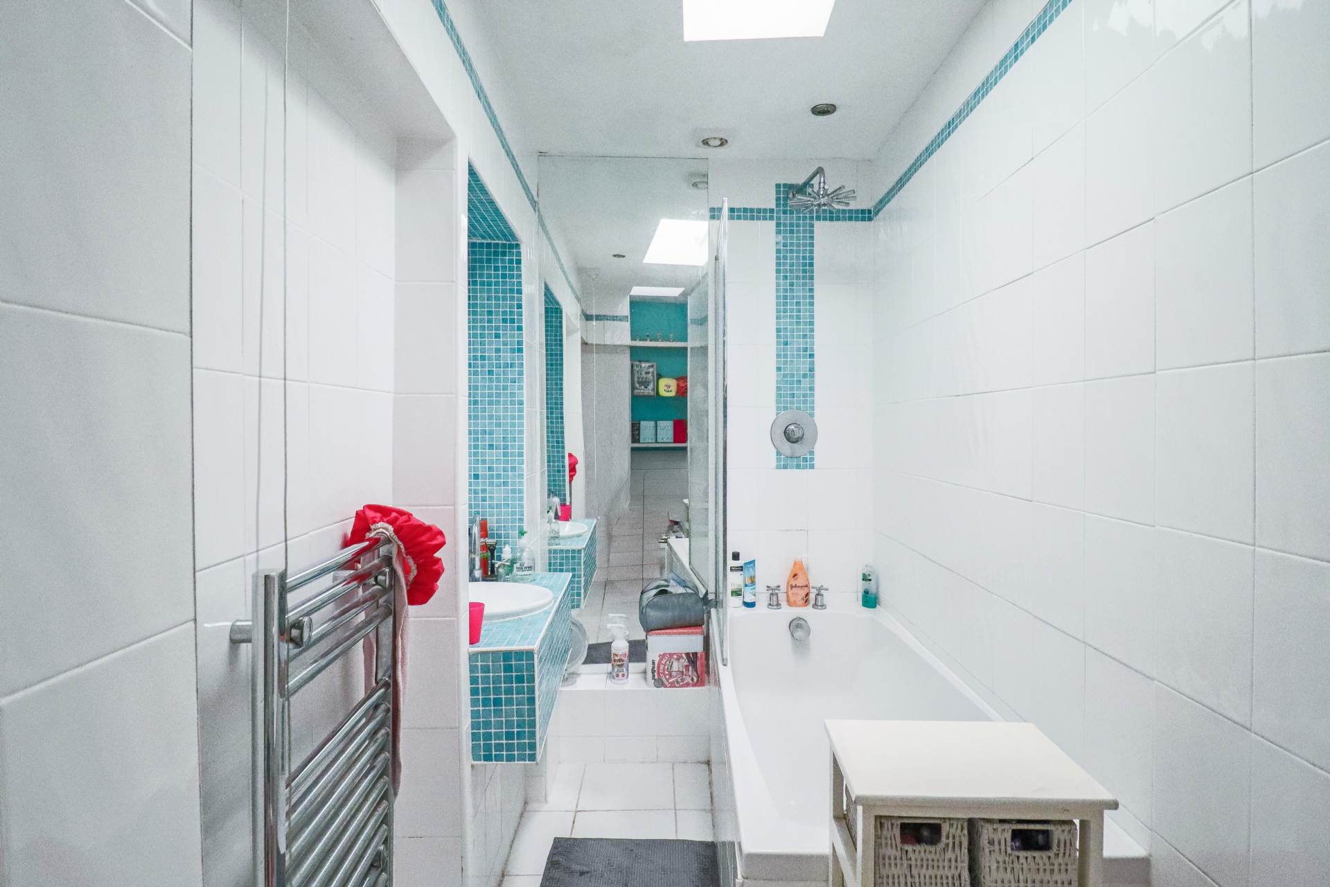 Southside, Hillside - Spacious Hall Floor Flat, Image 18