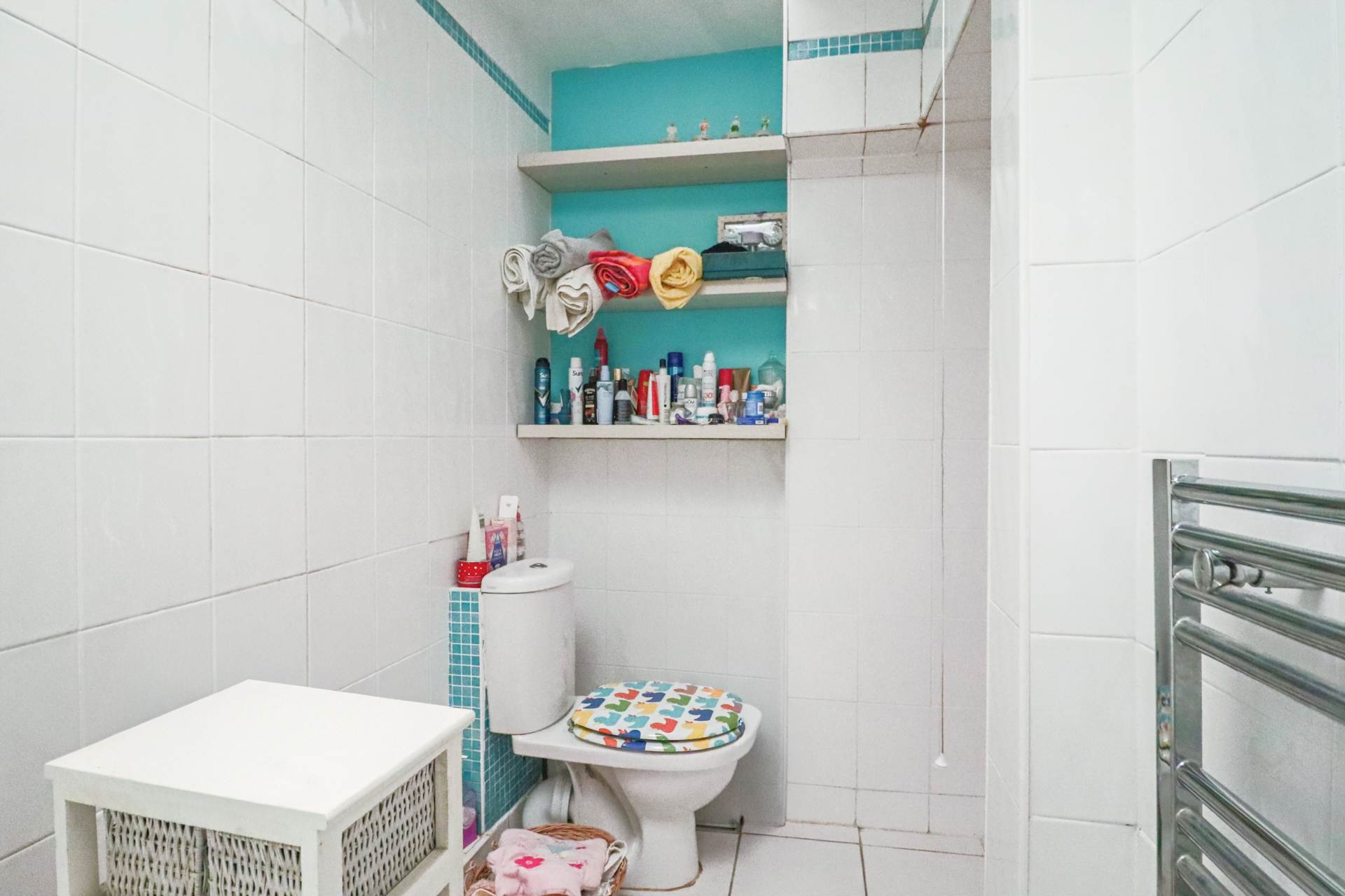 Southside, Hillside - Spacious Hall Floor Flat, Image 19