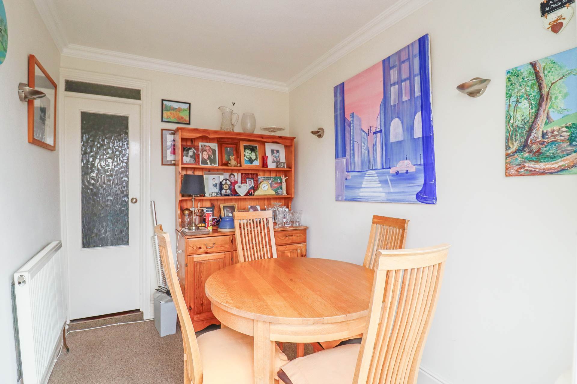 Southside, Hillside - Spacious Hall Floor Flat, Image 8