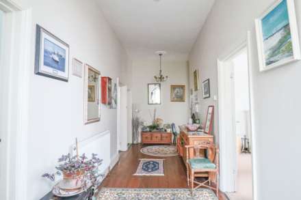 Southside, Hillside - Spacious Hall Floor Flat, Image 10