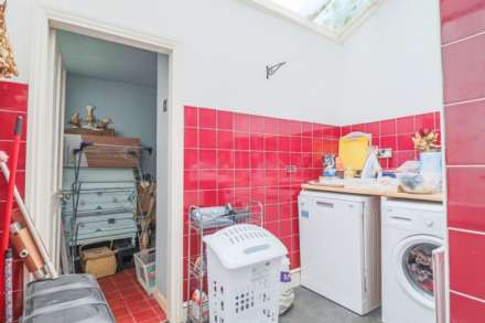Southside, Hillside - Spacious Hall Floor Flat, Image 16