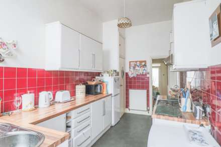 Southside, Hillside - Spacious Hall Floor Flat, Image 17