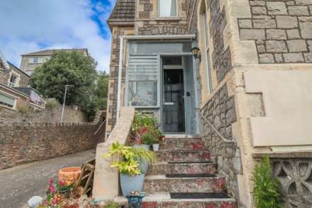 Southside, Hillside - Spacious Hall Floor Flat, Image 2