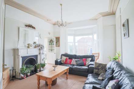 Southside, Hillside - Spacious Hall Floor Flat, Image 3