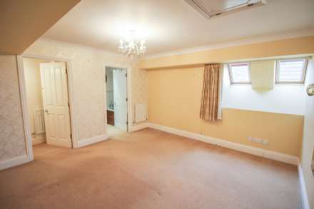 Royal Sands**Royal Court**Sea Views**Perfect Retreat**, Image 16