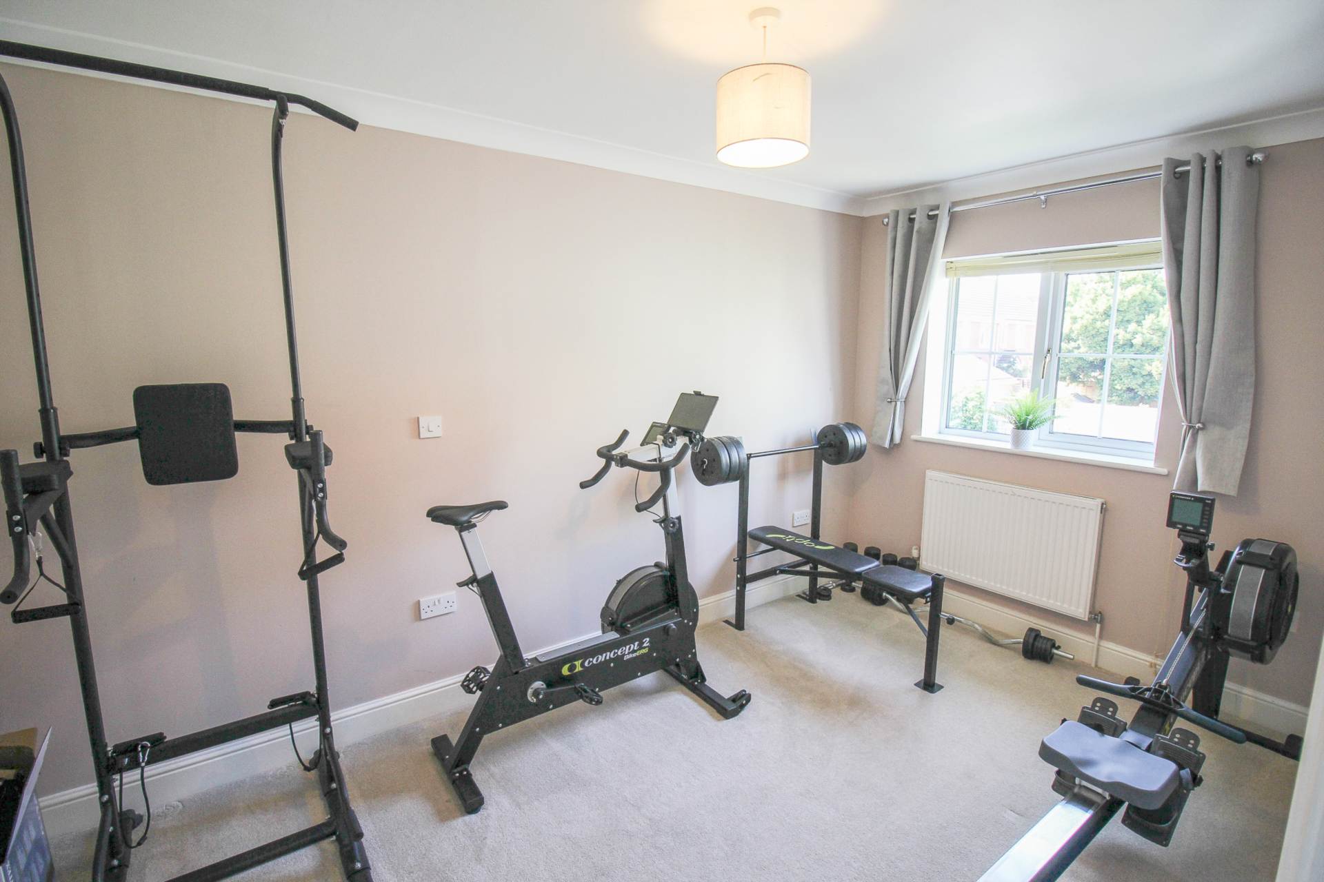 Hill Road**Beautifully Presented**Superb Location**4 Bedrooms**En-Suite Shower**, Image 10