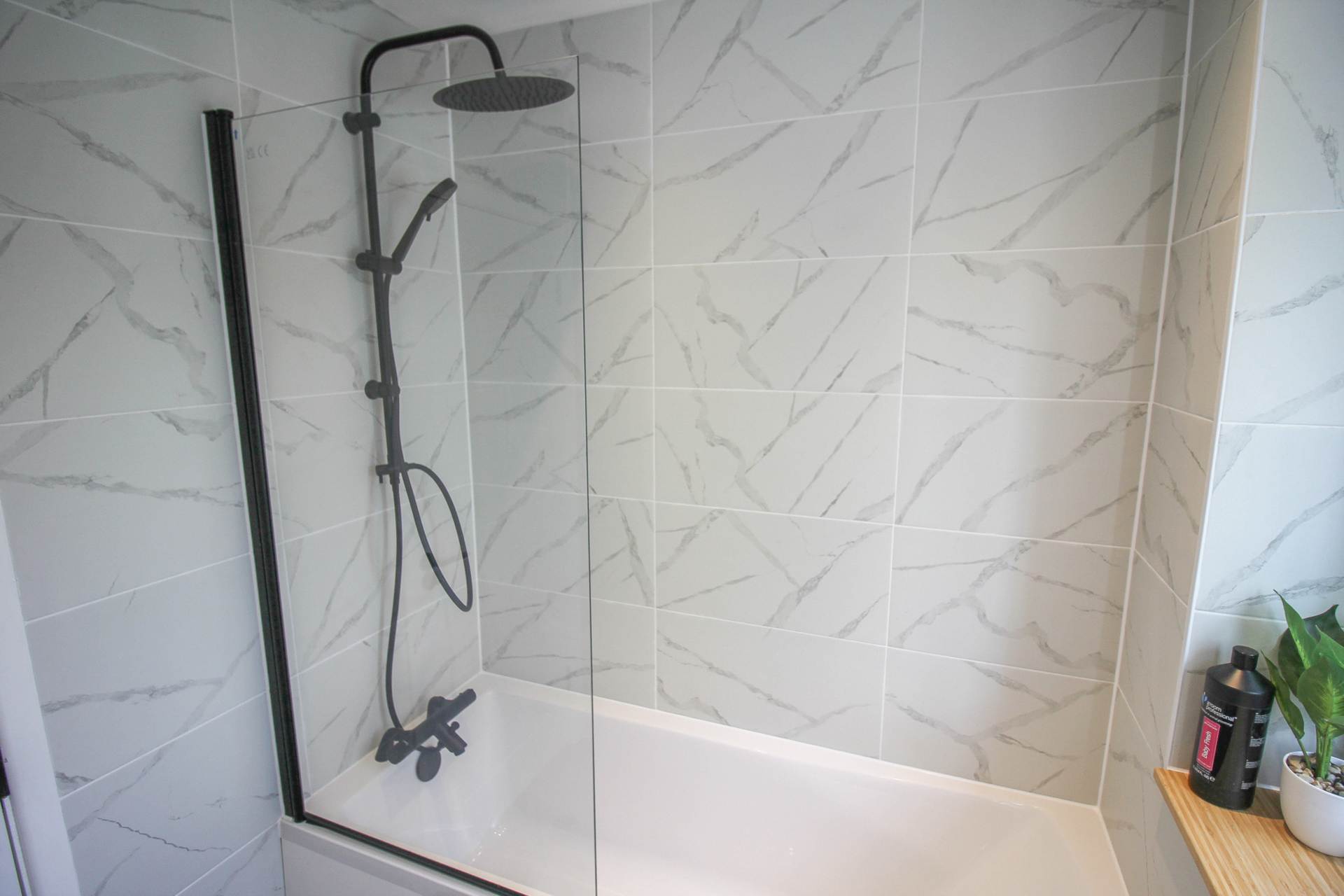 Hill Road**Beautifully Presented**Superb Location**4 Bedrooms**En-Suite Shower**, Image 15
