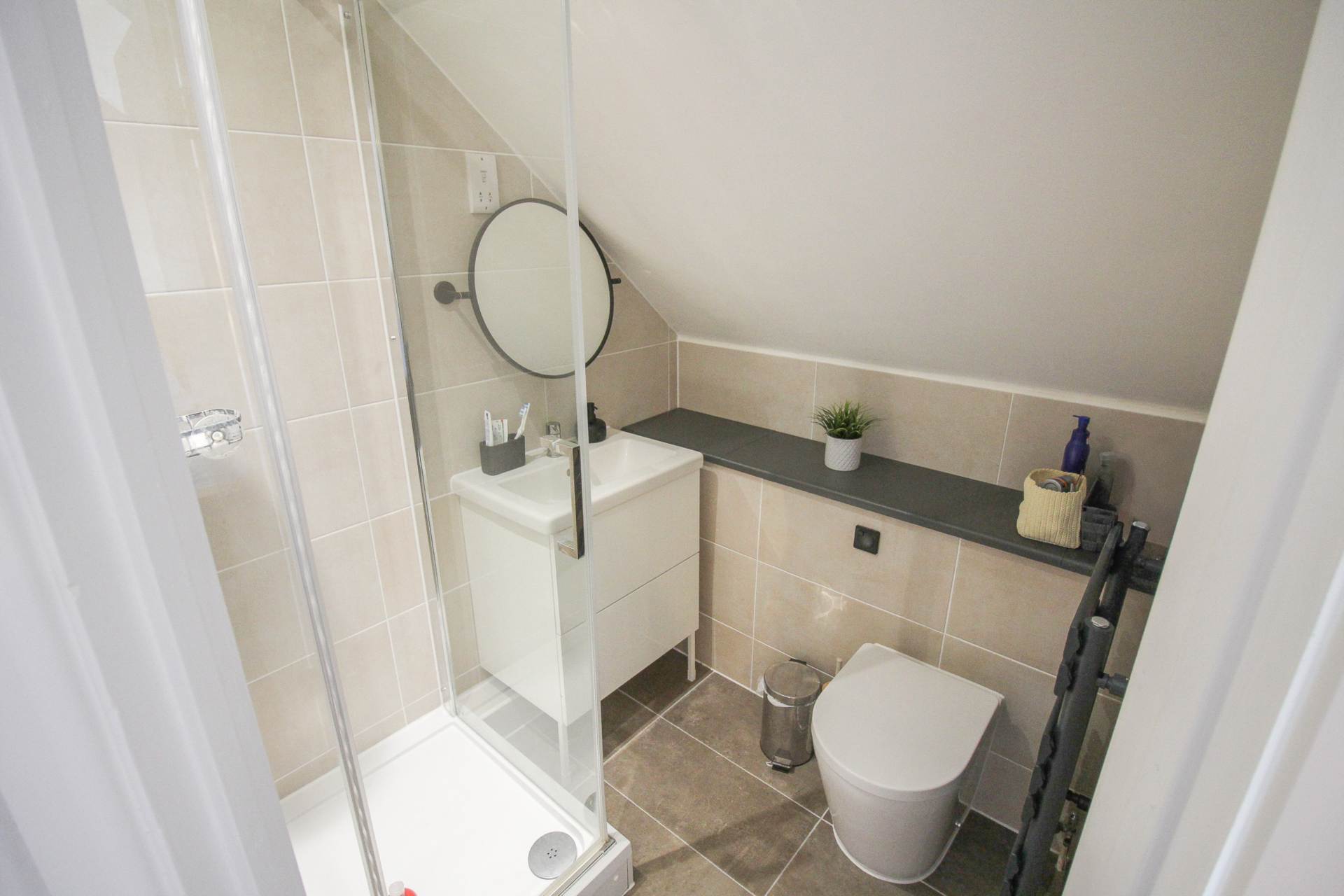 Hill Road**Beautifully Presented**Superb Location**4 Bedrooms**En-Suite Shower**, Image 19